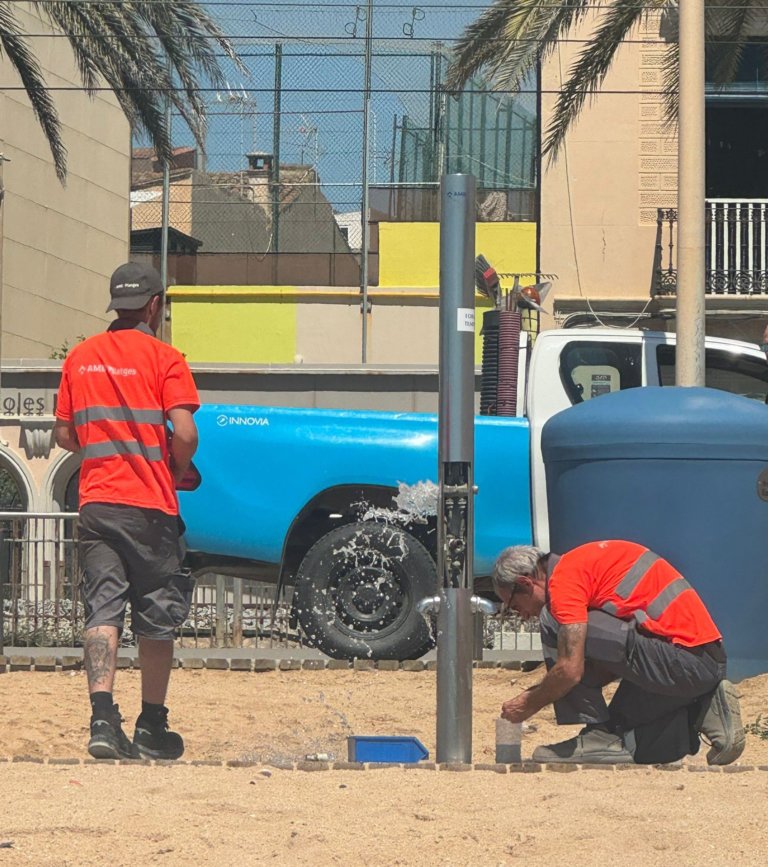 Barcelona i Mataró reobren les dutxes de la platja mentre Badalona ...